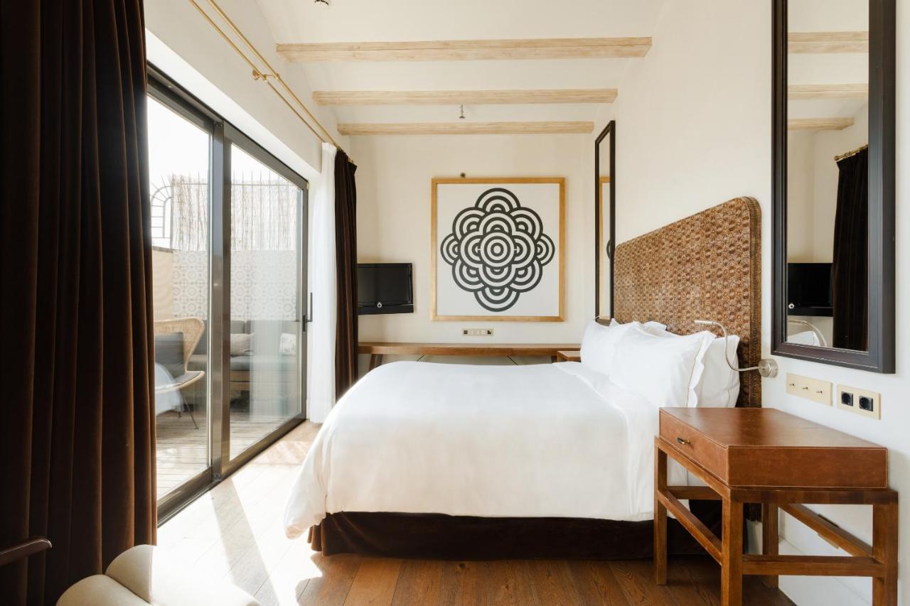 Sonder DO Plaça Reial Barcelona Exterior foto A bedroom at the hotel